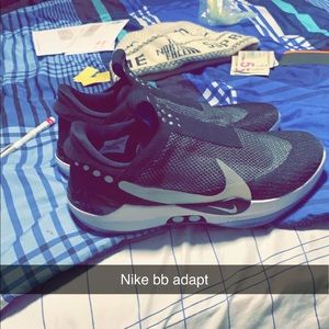 Nike bb adapts